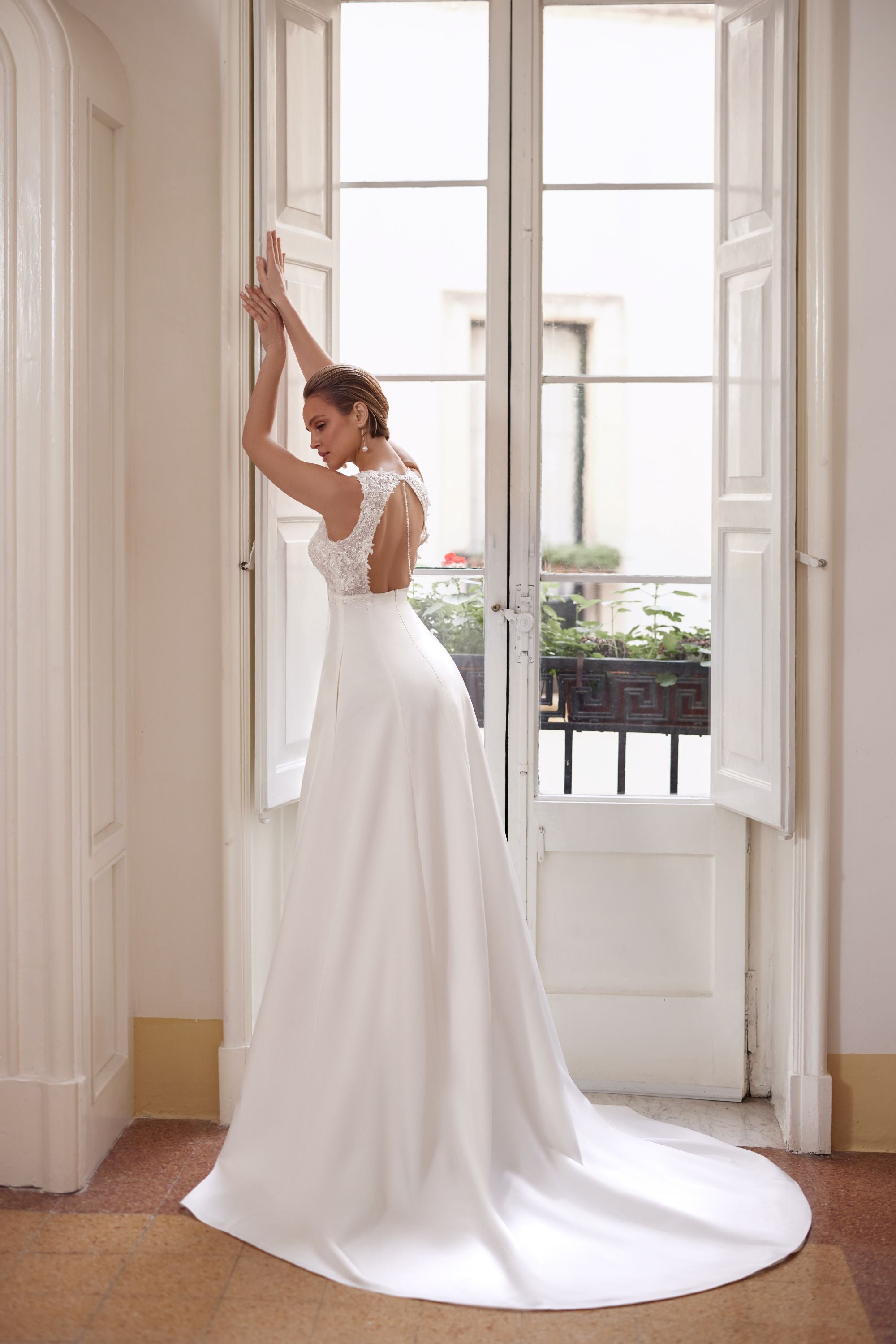 Espalda del vestido de novia a medida Angel – estilo sofisticado para novias modernas