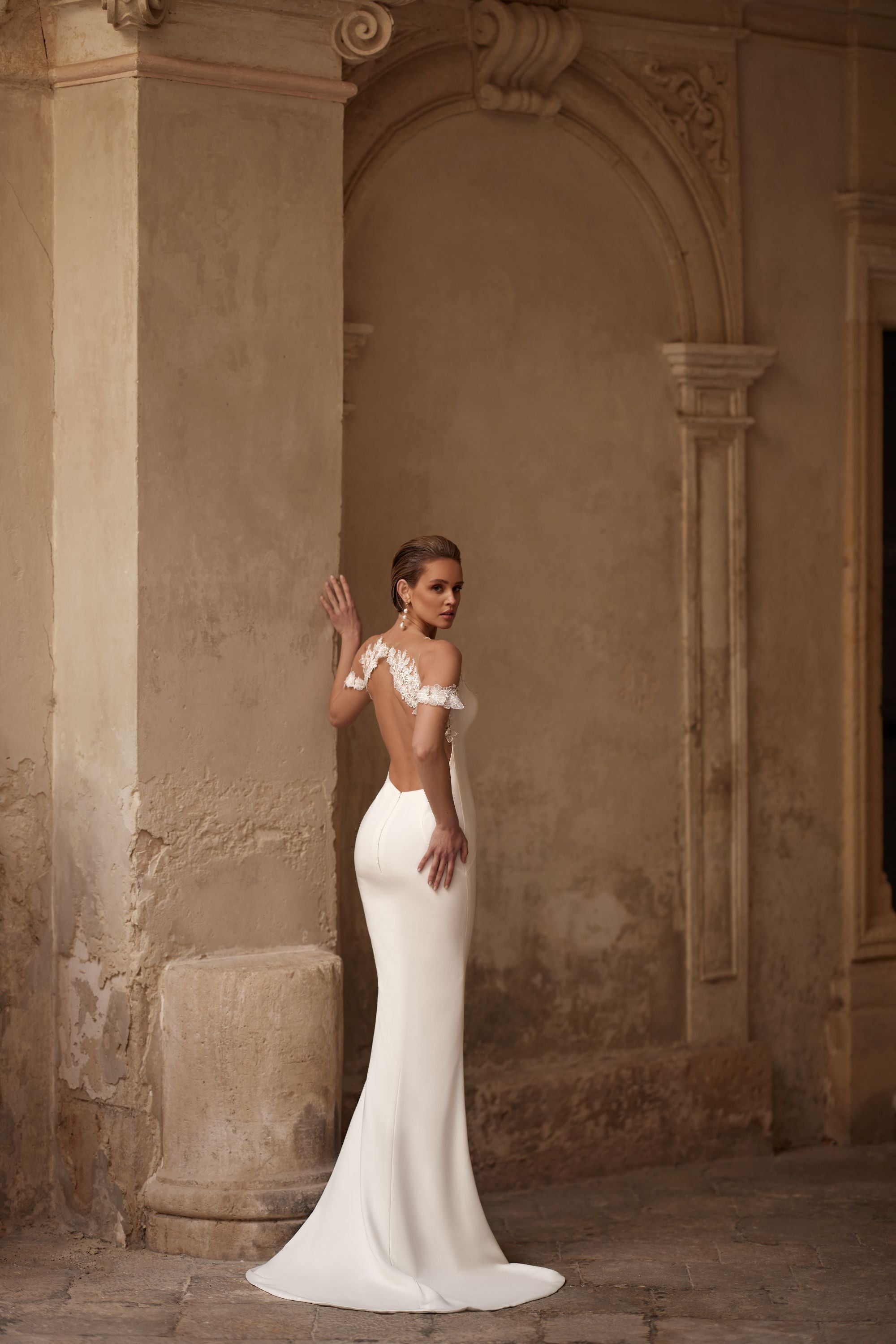 Espalda del vestido de novia a medida Bliss – diseño elegante y sofisticado para novias actuales