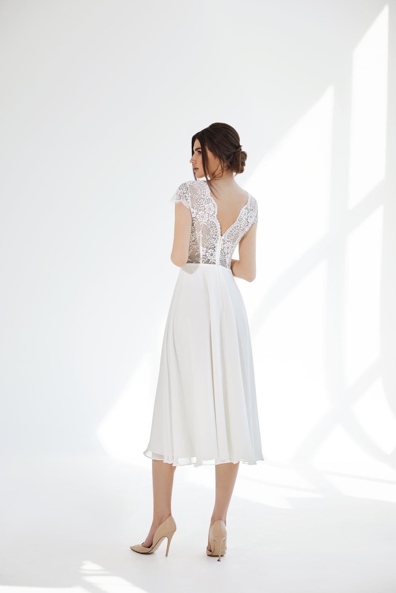 Espalda del vestido de novia a medida Ember – diseño elegante y sofisticado para novias actuales