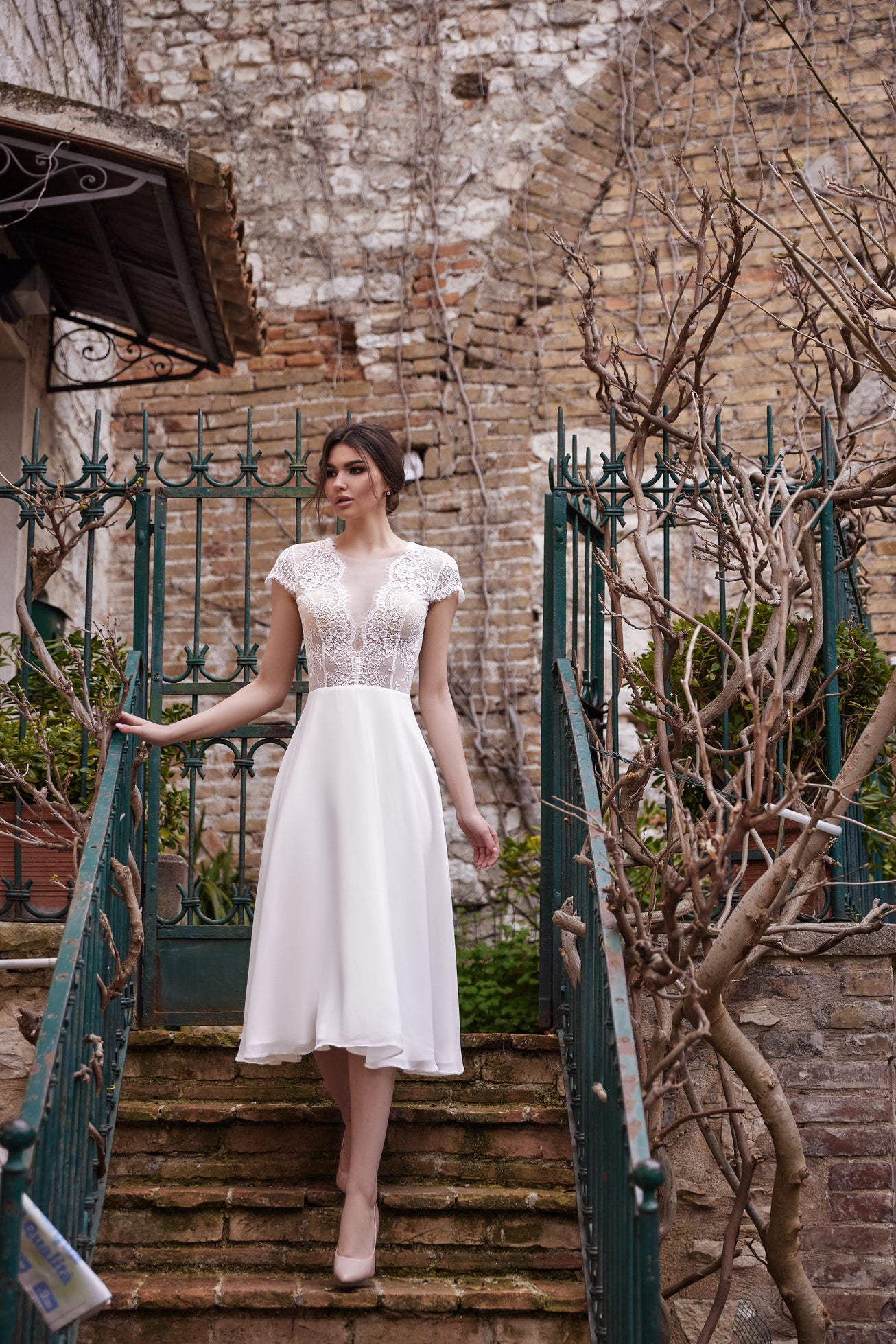 Vestido de novia a medida Ember – vista frontal completa, disponible online en Barcelona 