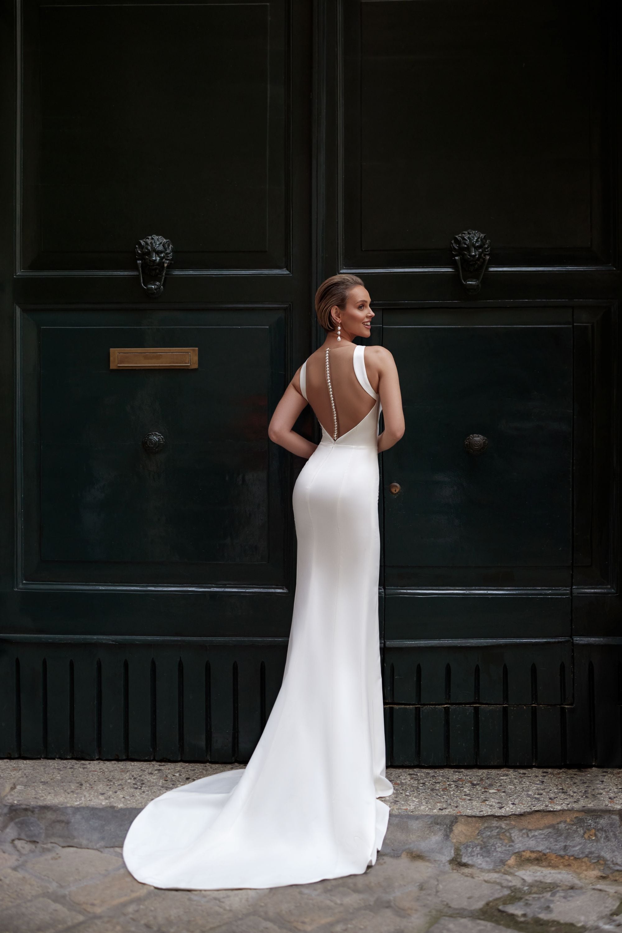 Espalda del vestido de novia a medida Heaven – diseño elegante y sofisticado para novias actuales