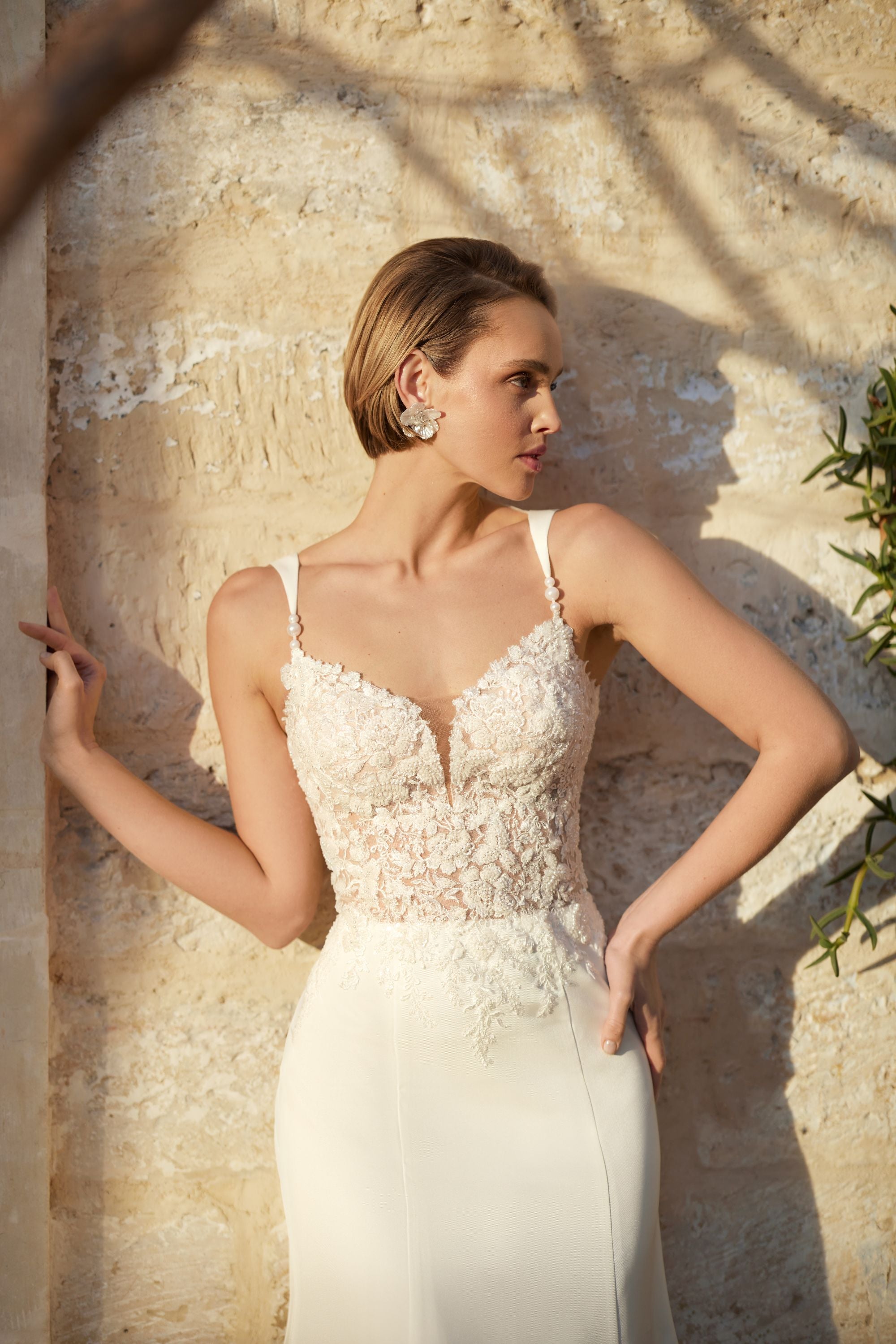 Detalle del tejido y acabados del vestido Hematite – confección artesanal con envío desde Barcelona 