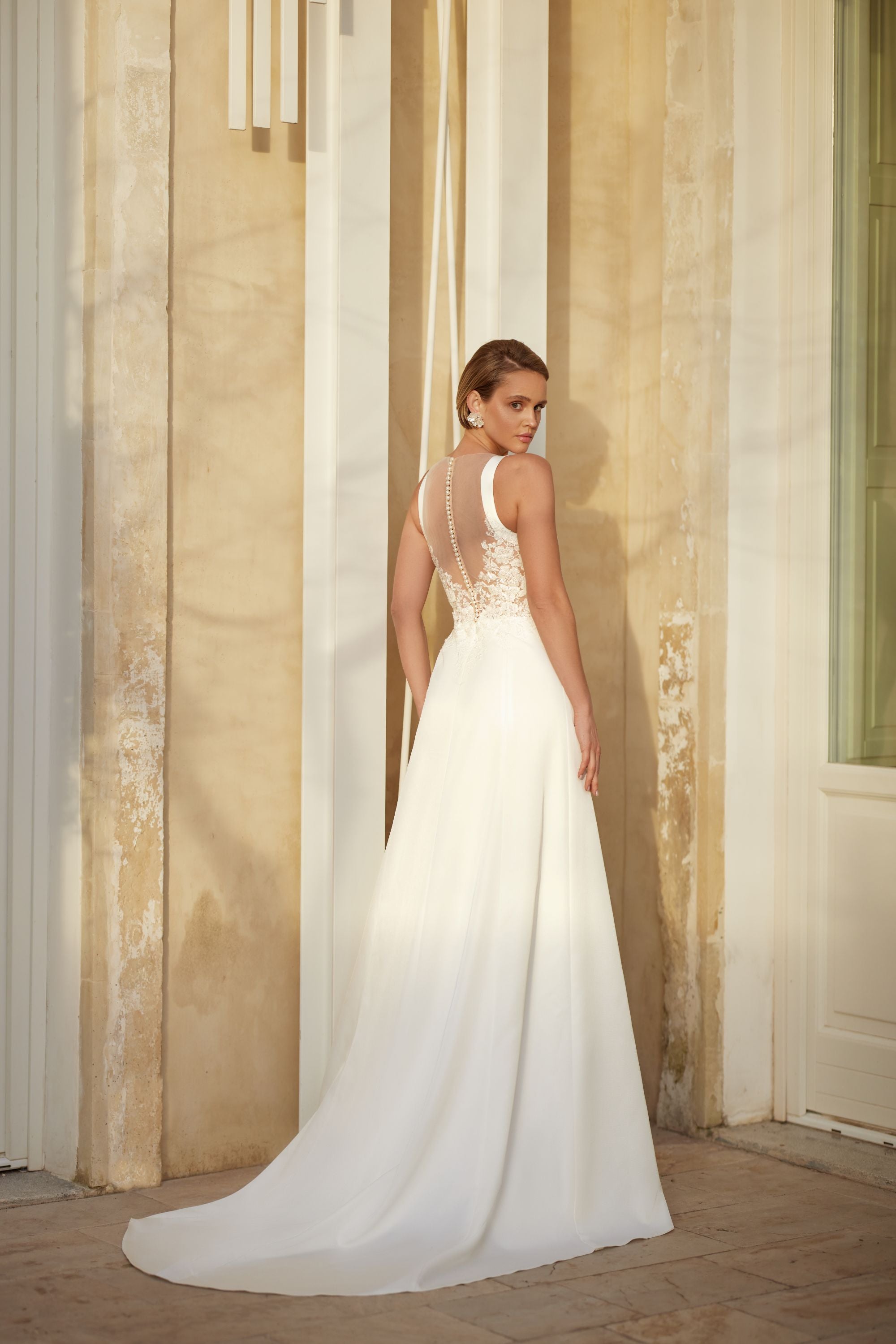 Vestido de novia a medida Hematite – espalda, disponible online en Barcelona 