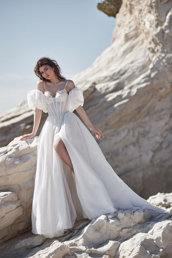 Vestido de novia a medida Lavinia – vista frontal completa, disponible online en Barcelona 