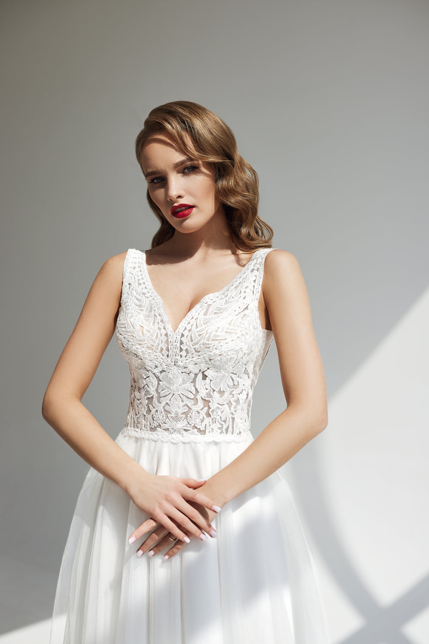 Detalle del tejido y acabados del vestido Luna – confección artesanal con envío desde Barcelona 