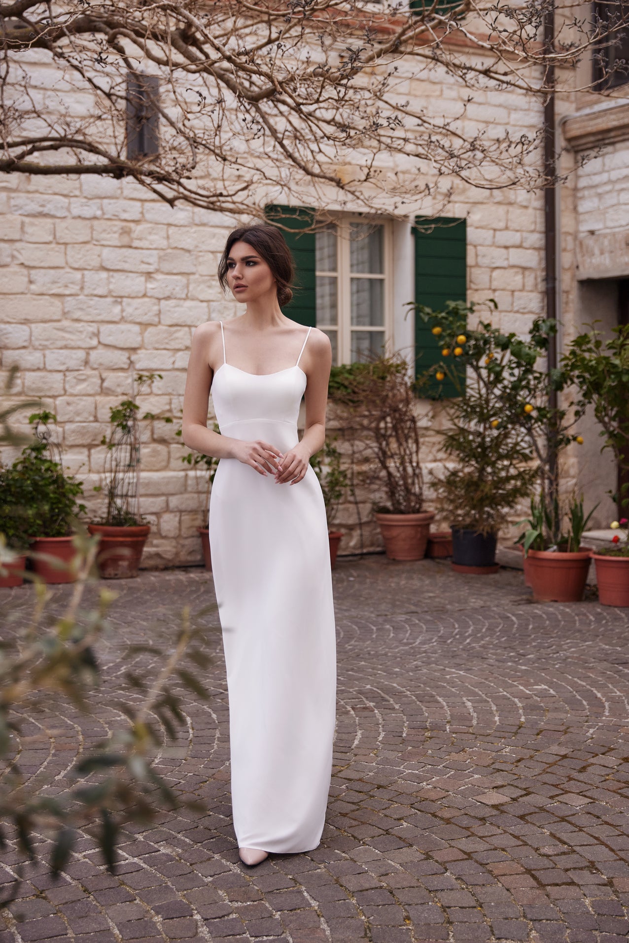 Vestido de novia a medida Meadow – vista frontal completa, disponible online en Barcelona 