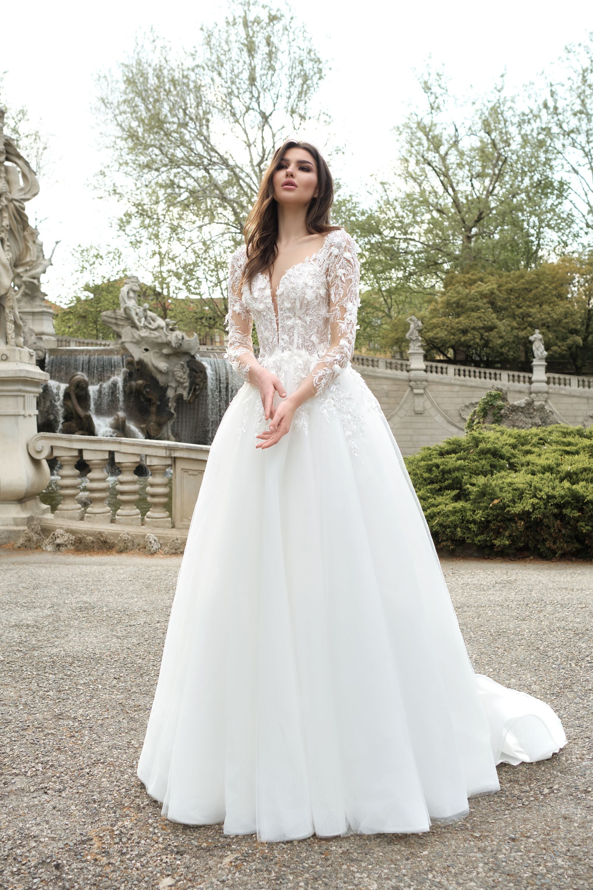 Vestido de novia a medida Modena – vista frontal completa, disponible online en Barcelona 