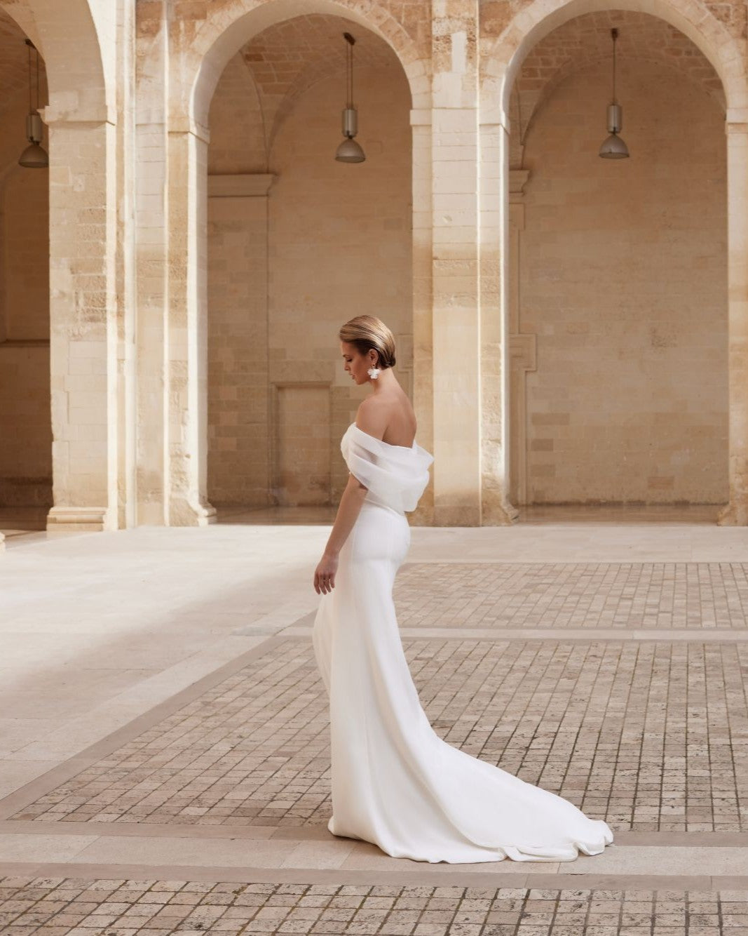 Espalda del vestido de novia a medida Moonstone – diseño elegante y sofisticado para novias actuales
