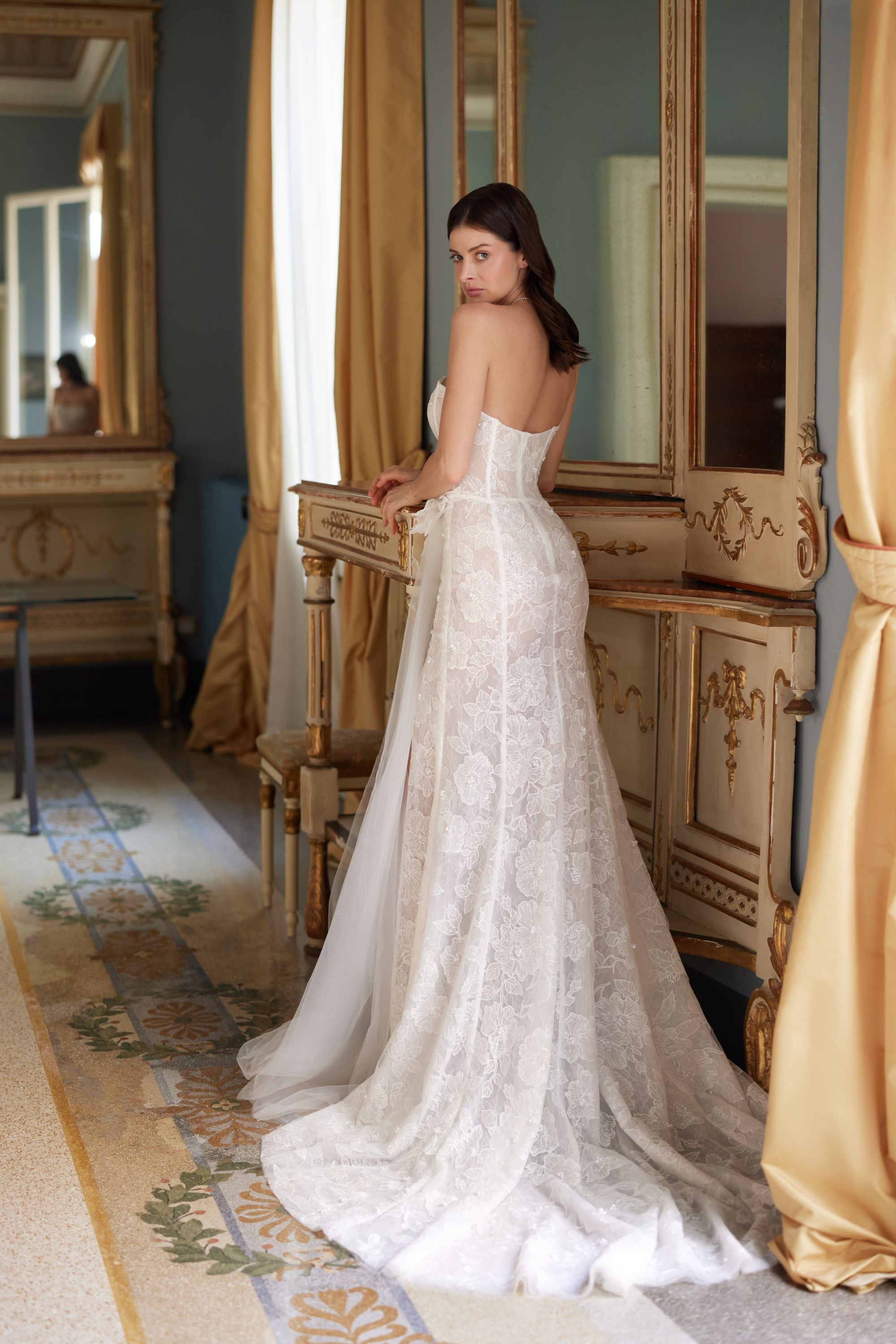 Espalda del vestido de novia a medida Pearl – diseño elegante y sofisticado para novias actuales