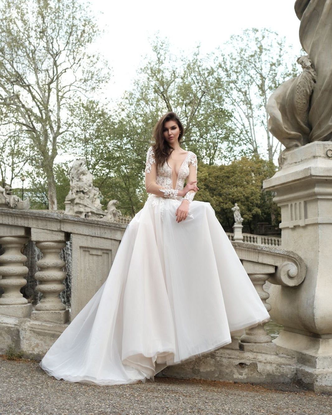 Vestido de novia a medida Ravenna – vista frontal completa, disponible online en Barcelona 