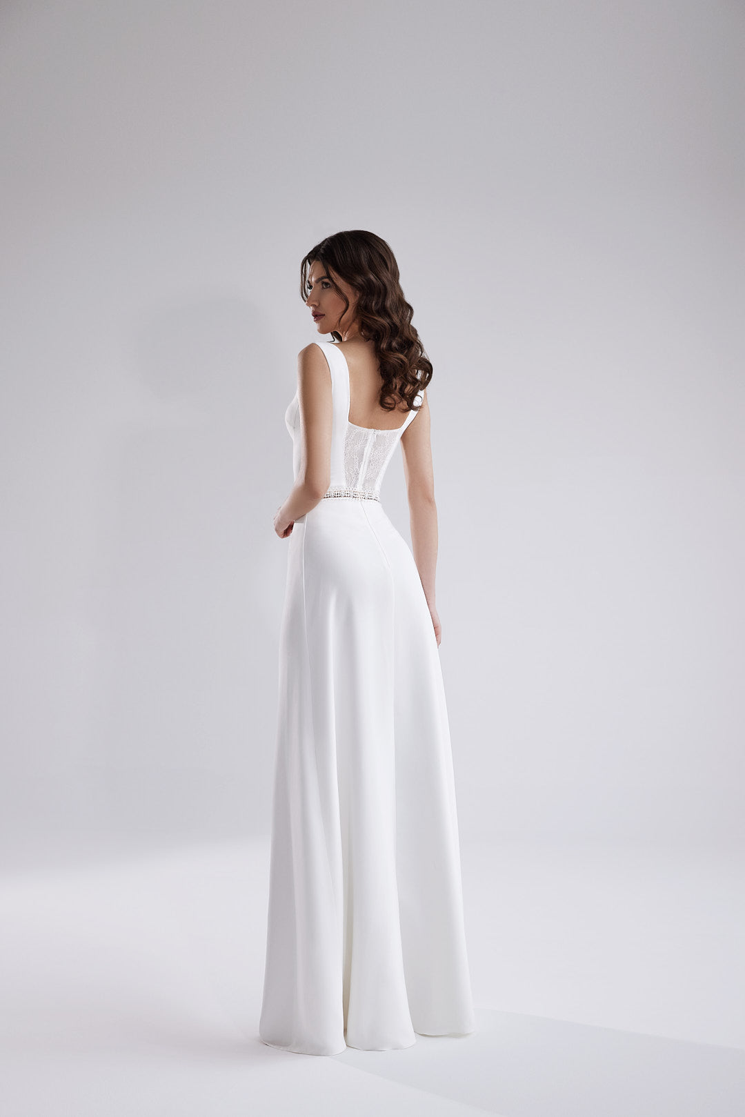 Espalda del vestido de novia a medida Serenity – diseño elegante y sofisticado para novias actuales