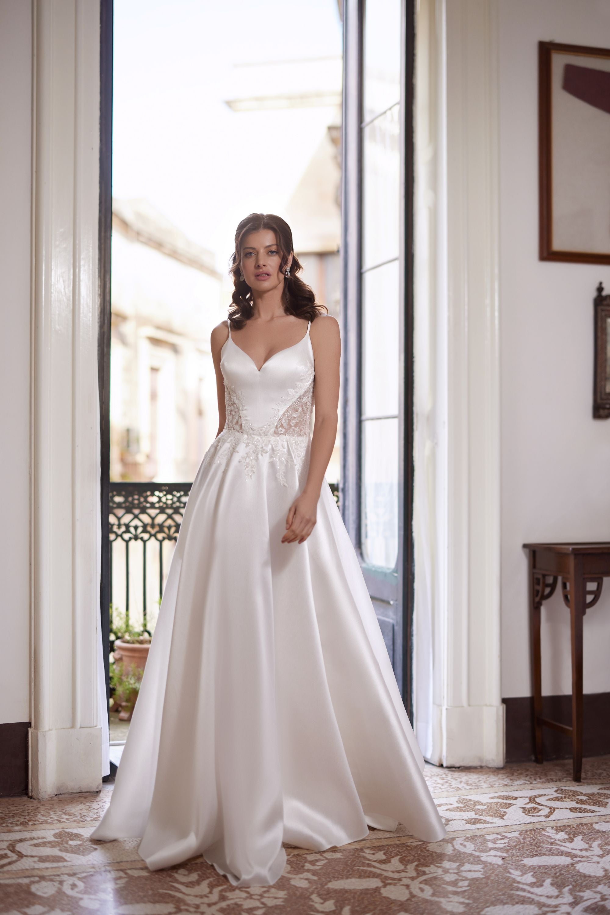 Vestido de novia a medida Sparkle – vista frontal completa, disponible online en Barcelona 