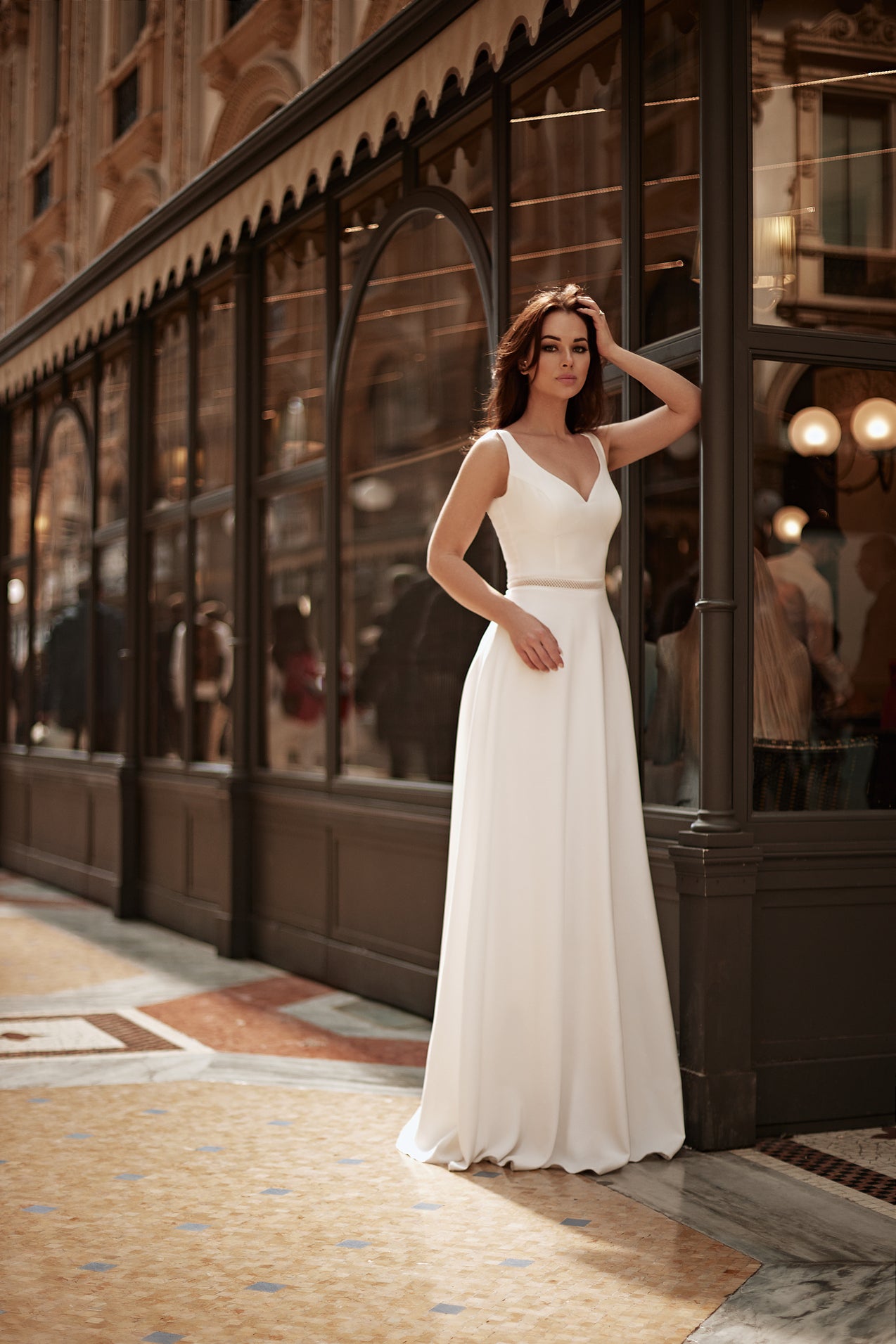 Vestido de novia a medida Valencia – vista frontal exterior completa, disponible online en Barcelona 